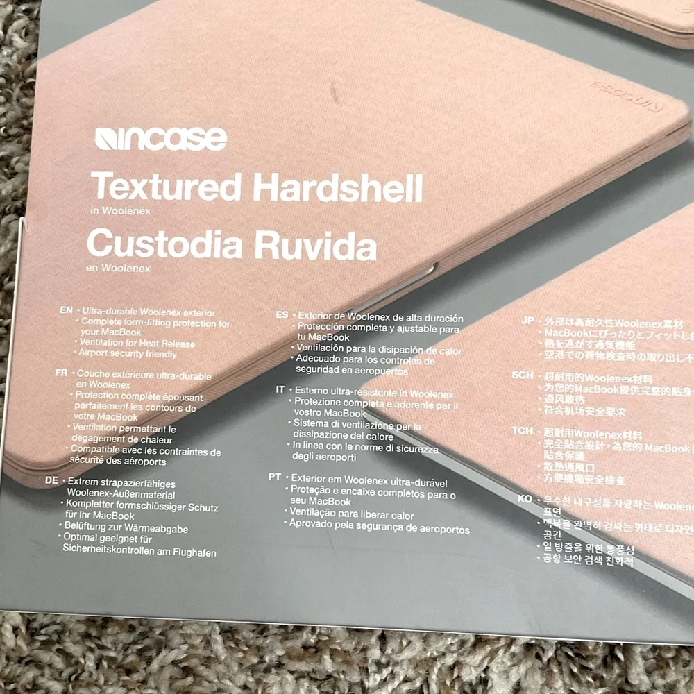 NWT 15” textured hardshell MacBook case/cover, dusty pink, woolenex durability